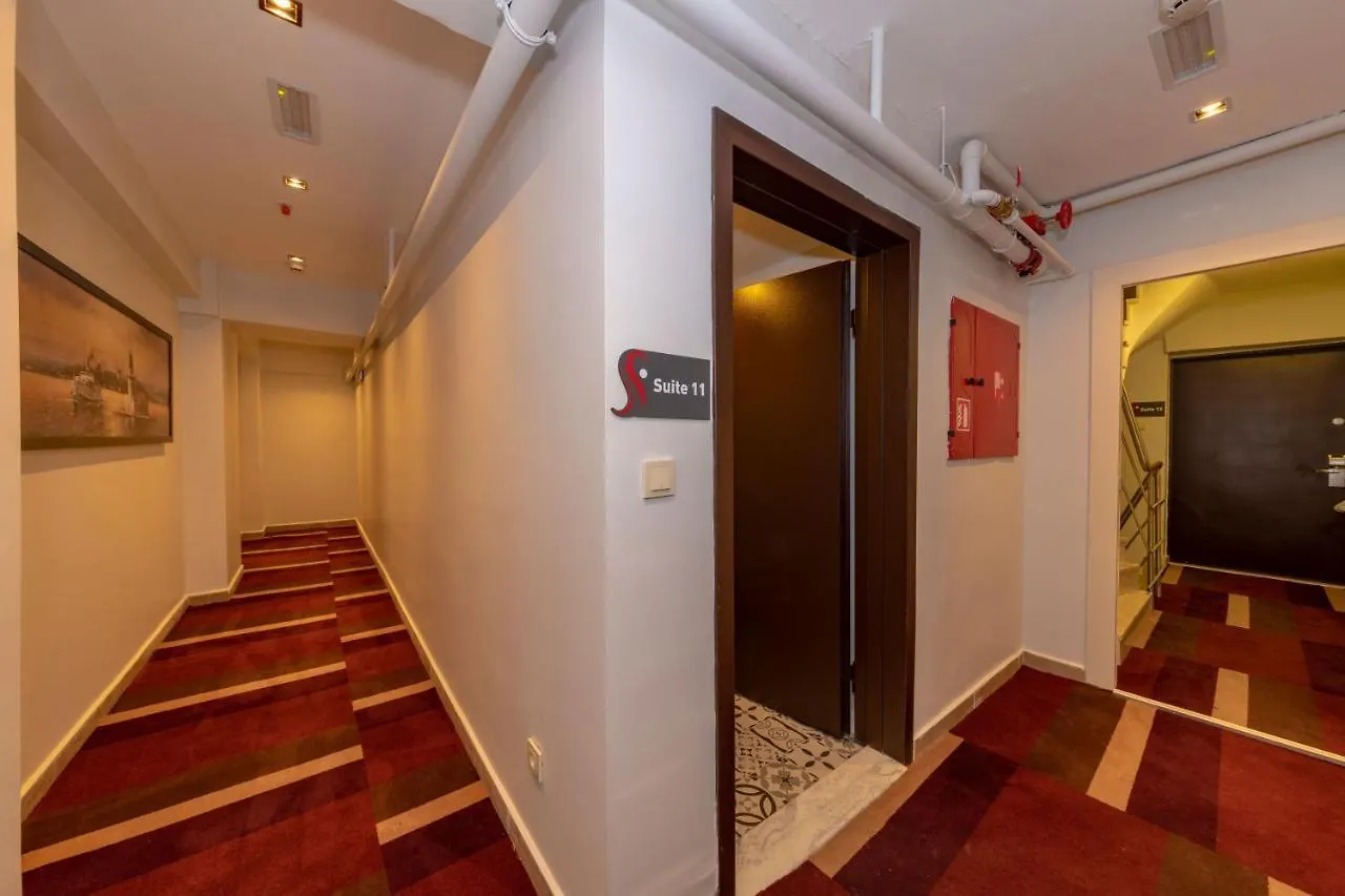 Feri Suites İstanbul 2*,