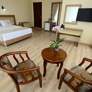 *** فندق 725 بي جورجيا