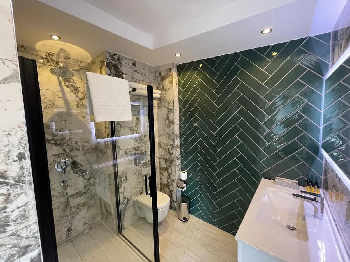 Feri Suites Istanbul 2*,